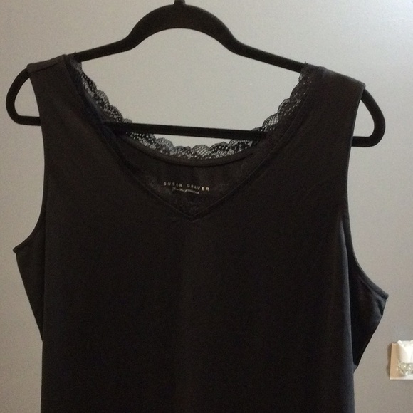 1X Susan Graver Smoothing Essentials black lace V-neck tank - Picture 5 of 14